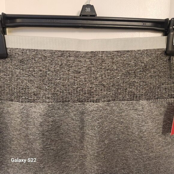 SPANX "Spacedye" Cloudy Grey Sculpt Leggings. NWT. Size Medium - Picture 2 of 8